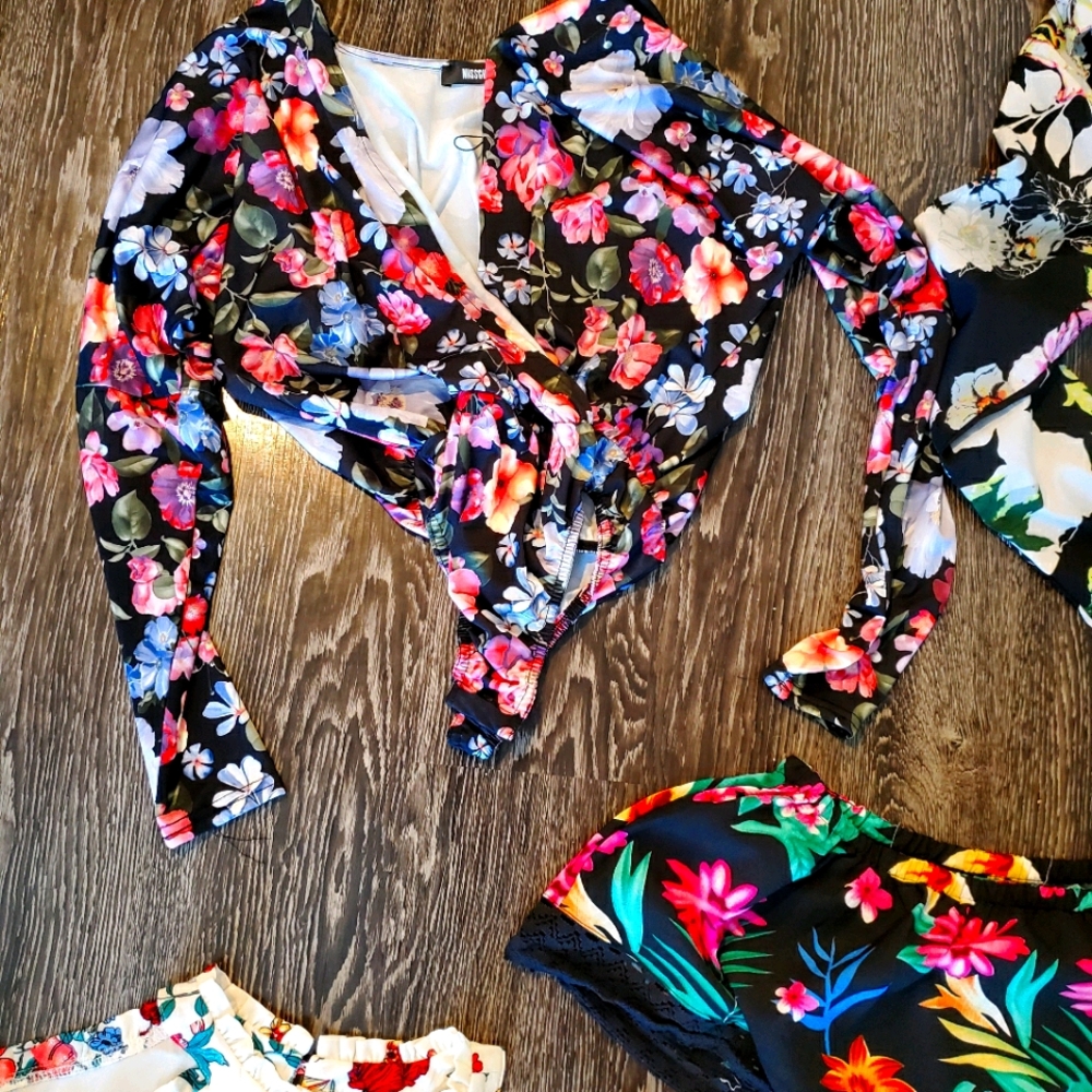 Floral Tops Rompers & Body Suite - Picture 5 of 8